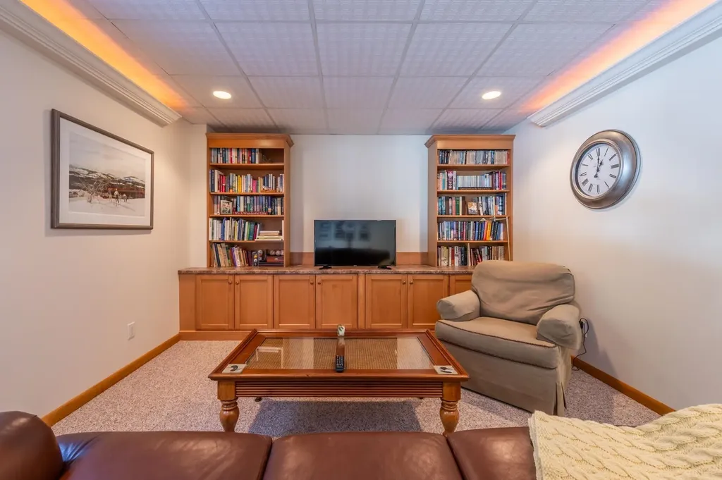 73 Greensward Drive Grantham NH 03753