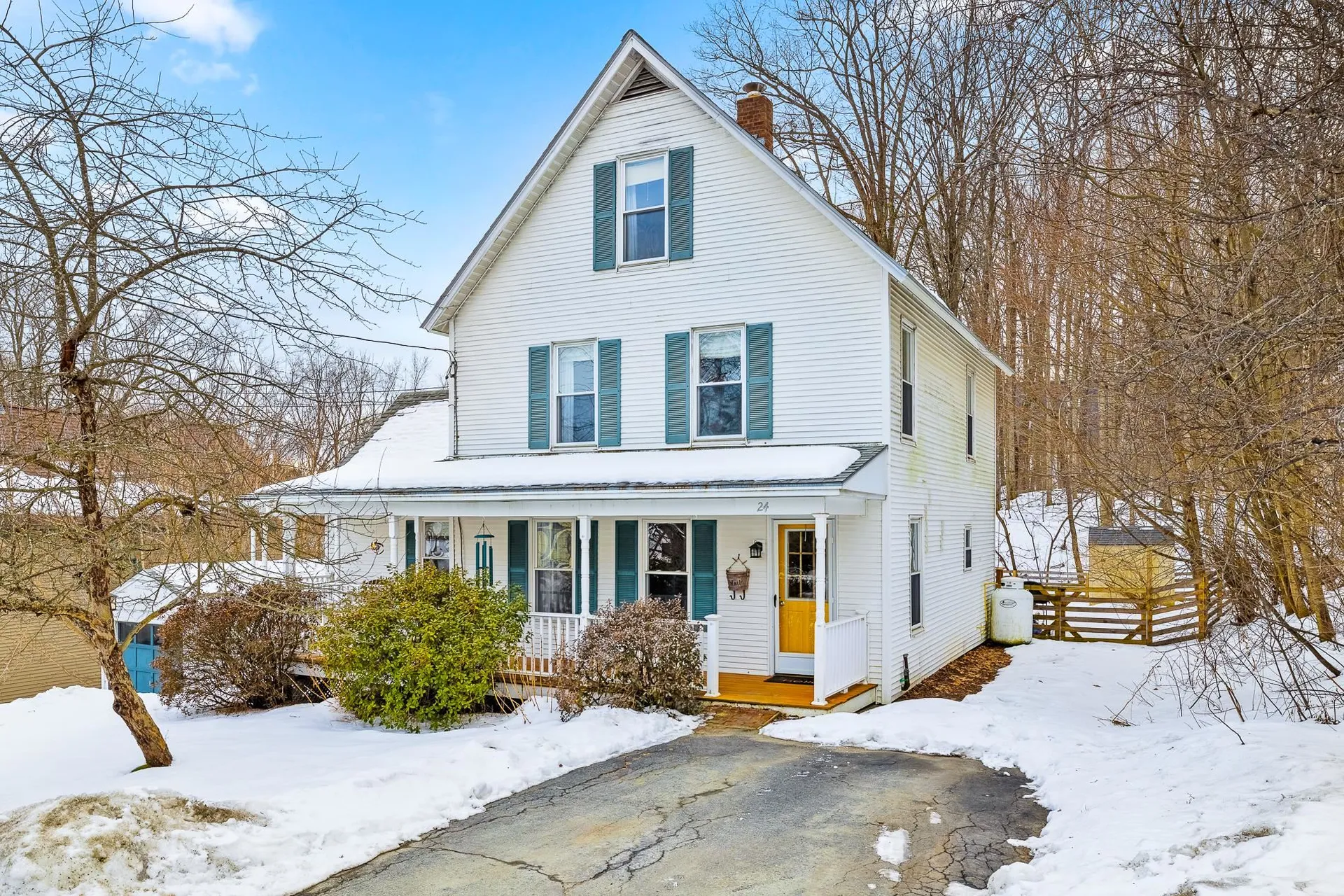 24 Third Avenue Hartford VT 05001
