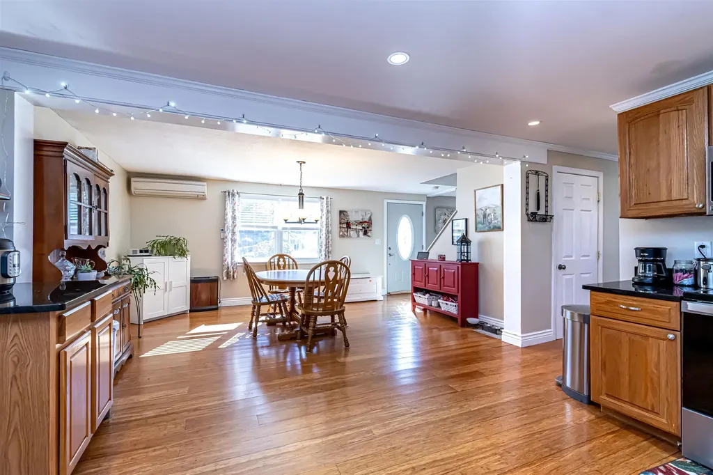 9 Vassar Drive Pelham NH 03076