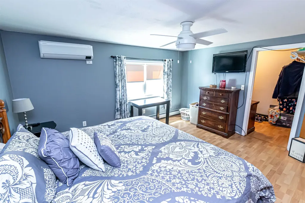 9 Vassar Drive Pelham NH 03076