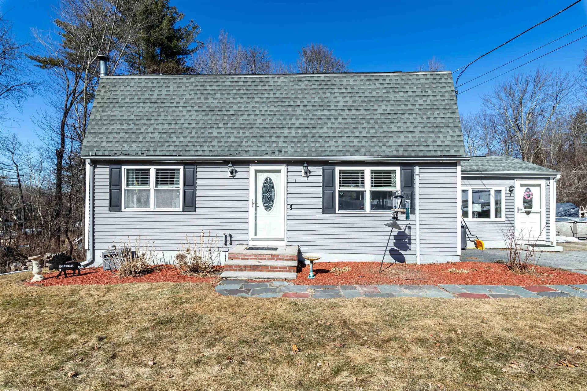 9 Vassar Drive Pelham NH 03076