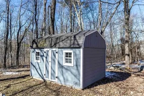 9 Vassar Drive Pelham NH 03076