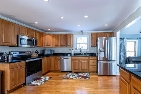 9 Vassar Drive Pelham NH 03076