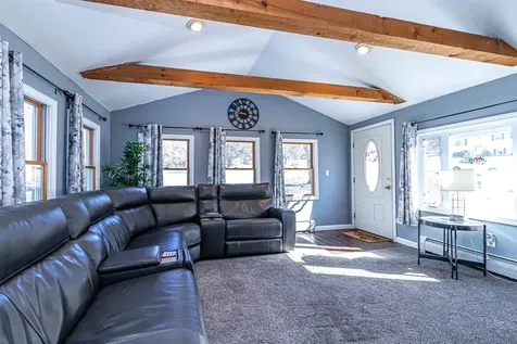 9 Vassar Drive Pelham NH 03076