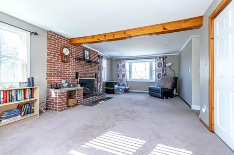 9 Vassar Drive Pelham NH 03076