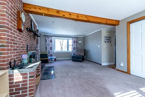 9 Vassar Drive Pelham NH 03076