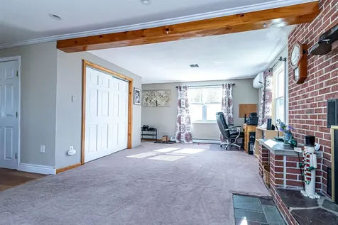 9 Vassar Drive Pelham NH 03076