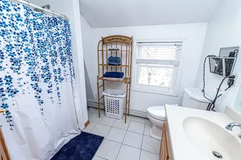 9 Vassar Drive Pelham NH 03076