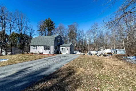 9 Vassar Drive Pelham NH 03076