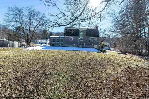 9 Vassar Drive Pelham NH 03076