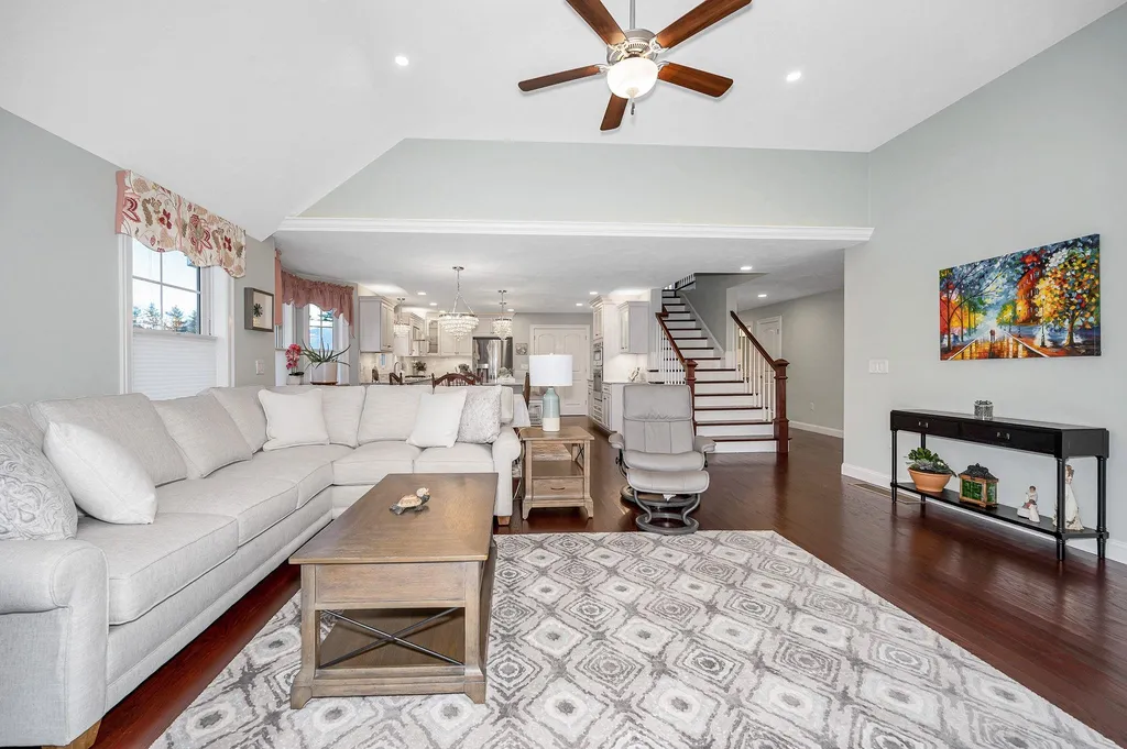 25 Renaissance Circle Salem NH 03079