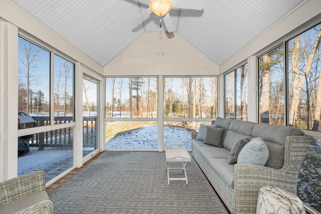 25 Renaissance Circle Salem NH 03079