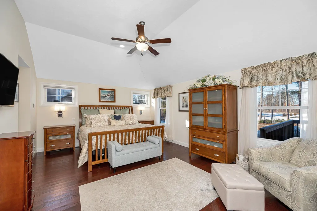 25 Renaissance Circle Salem NH 03079
