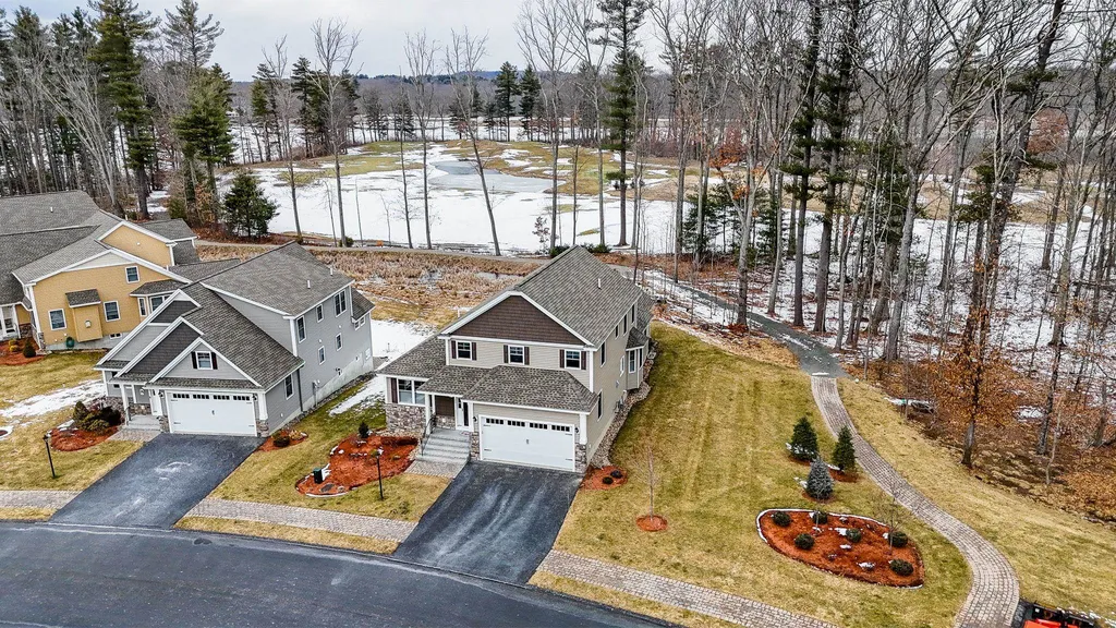 25 Renaissance Circle Salem NH 03079