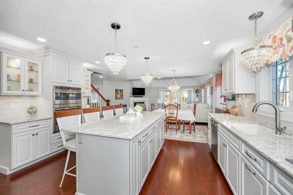 25 Renaissance Circle Salem NH 03079