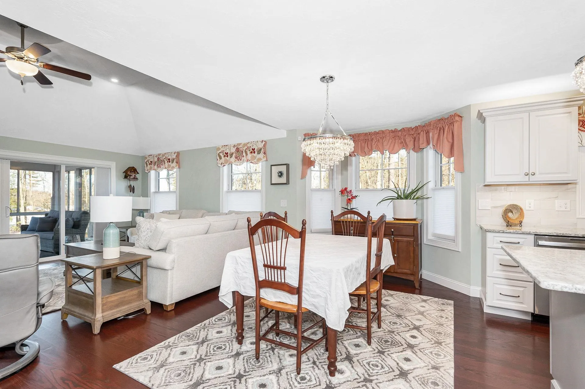 25 Renaissance Circle Salem NH 03079