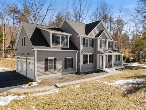 326 Montelona Road Goffstown NH 03045