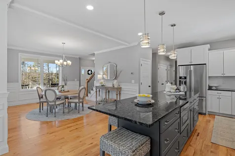 326 Montelona Road Goffstown NH 03045