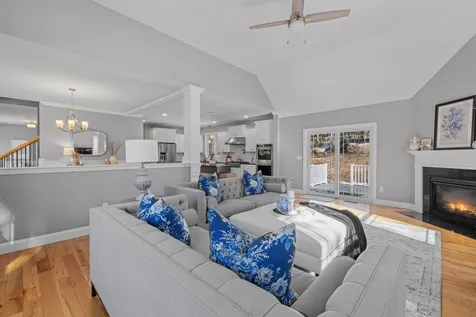 326 Montelona Road Goffstown NH 03045