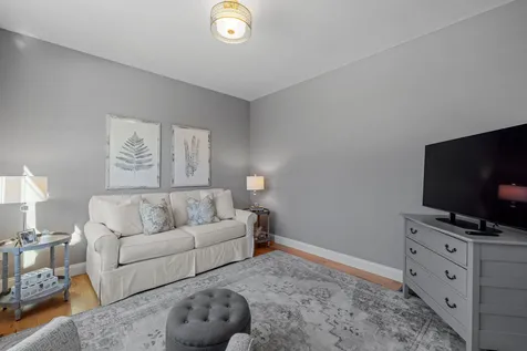 326 Montelona Road Goffstown NH 03045