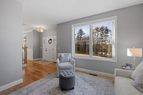 326 Montelona Road Goffstown NH 03045