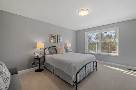 326 Montelona Road Goffstown NH 03045