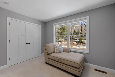 326 Montelona Road Goffstown NH 03045