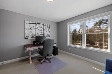 326 Montelona Road Goffstown NH 03045