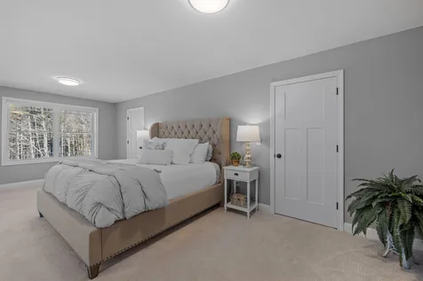 326 Montelona Road Goffstown NH 03045