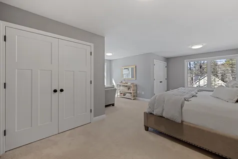 326 Montelona Road Goffstown NH 03045