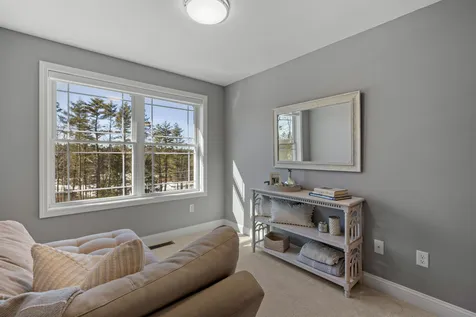 326 Montelona Road Goffstown NH 03045