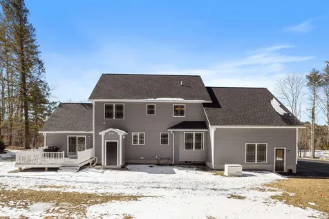 326 Montelona Road Goffstown NH 03045