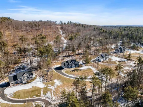 326 Montelona Road Goffstown NH 03045
