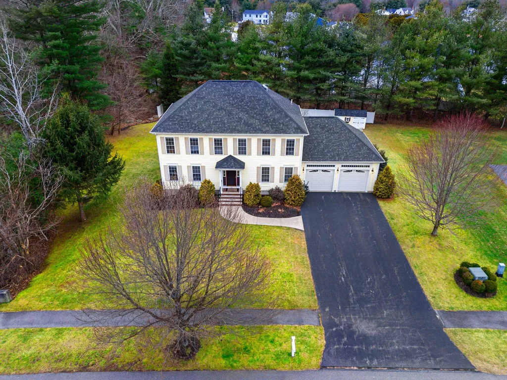25 Flintlock Road Salem NH 03079