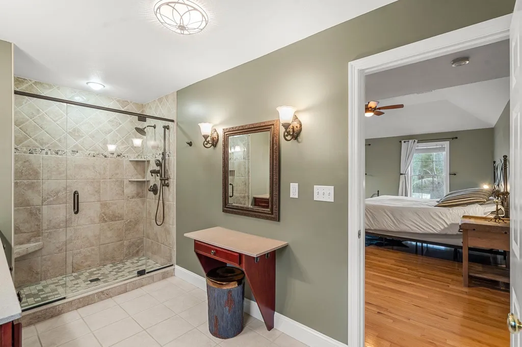 25 Flintlock Road Salem NH 03079
