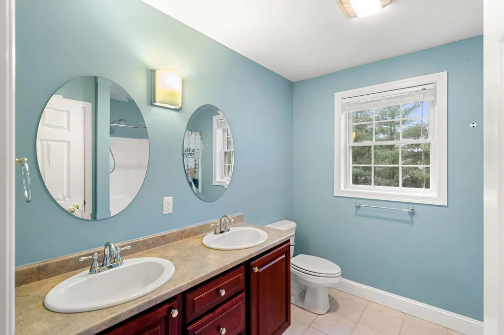 25 Flintlock Road Salem NH 03079