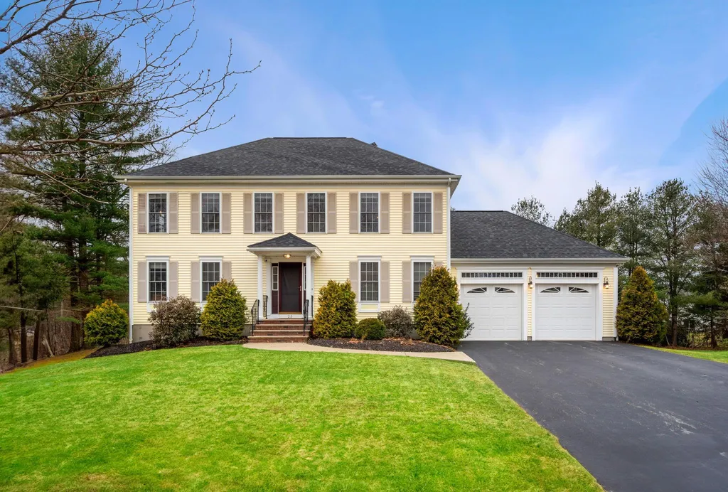 25 Flintlock Road Salem NH 03079