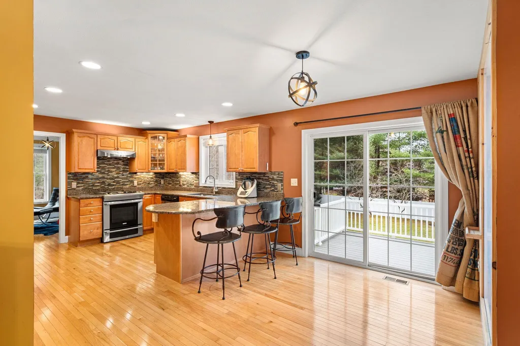 25 Flintlock Road Salem NH 03079