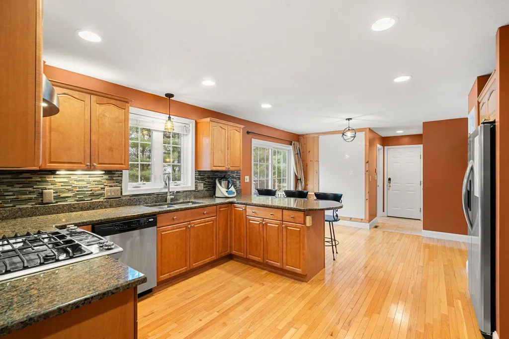 25 Flintlock Road Salem NH 03079
