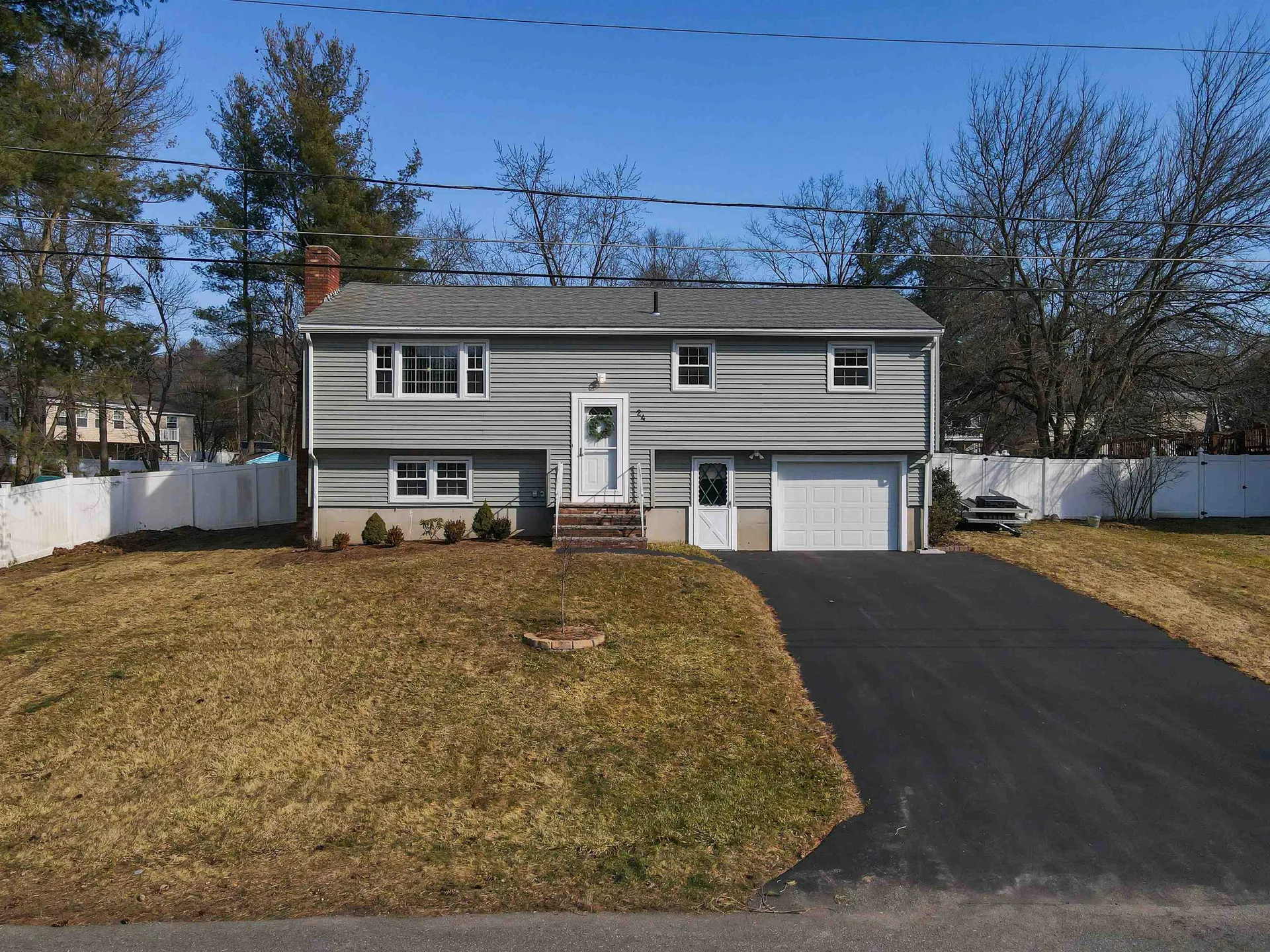 24 Woodbury Street Salem NH 03079