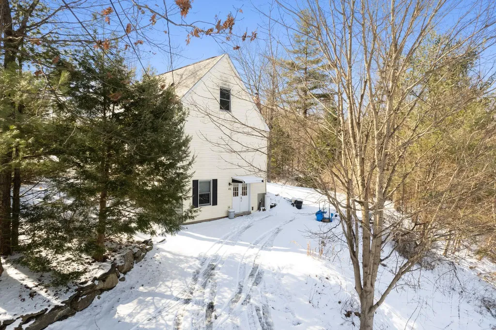 47 Sherwood Circle Brattleboro VT 05301
