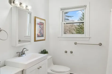 47 Sherwood Circle Brattleboro VT 05301