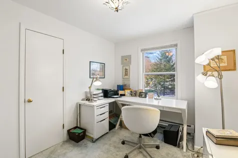 47 Sherwood Circle Brattleboro VT 05301
