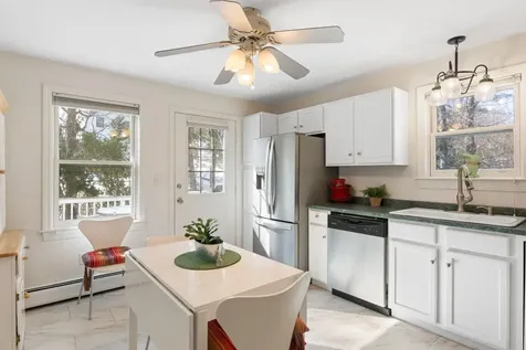 47 Sherwood Circle Brattleboro VT 05301