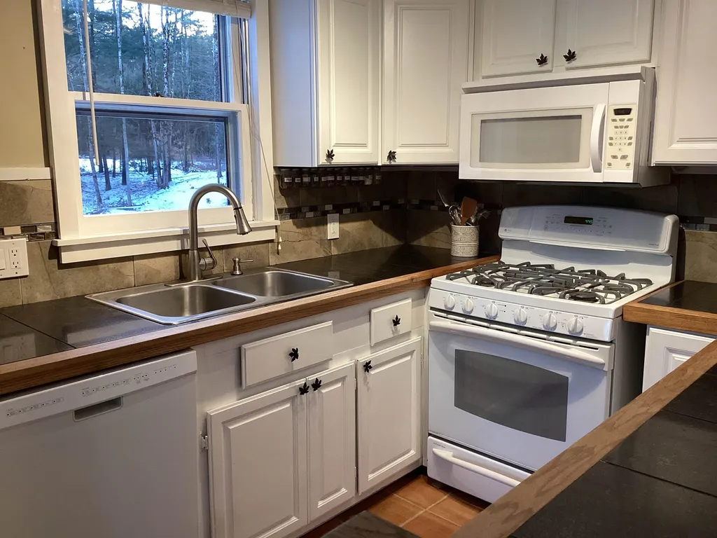1189 Old Homestead Highway Swanzey NH 03446