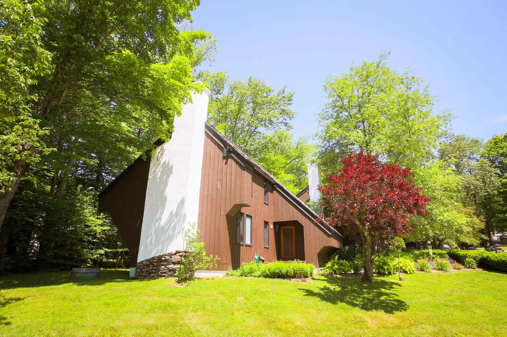 4621 Battleground Road Fayston VT 05673