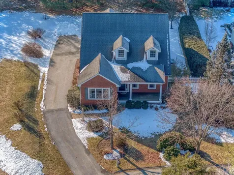 21 Bowman Parade Road Bedford NH 03110