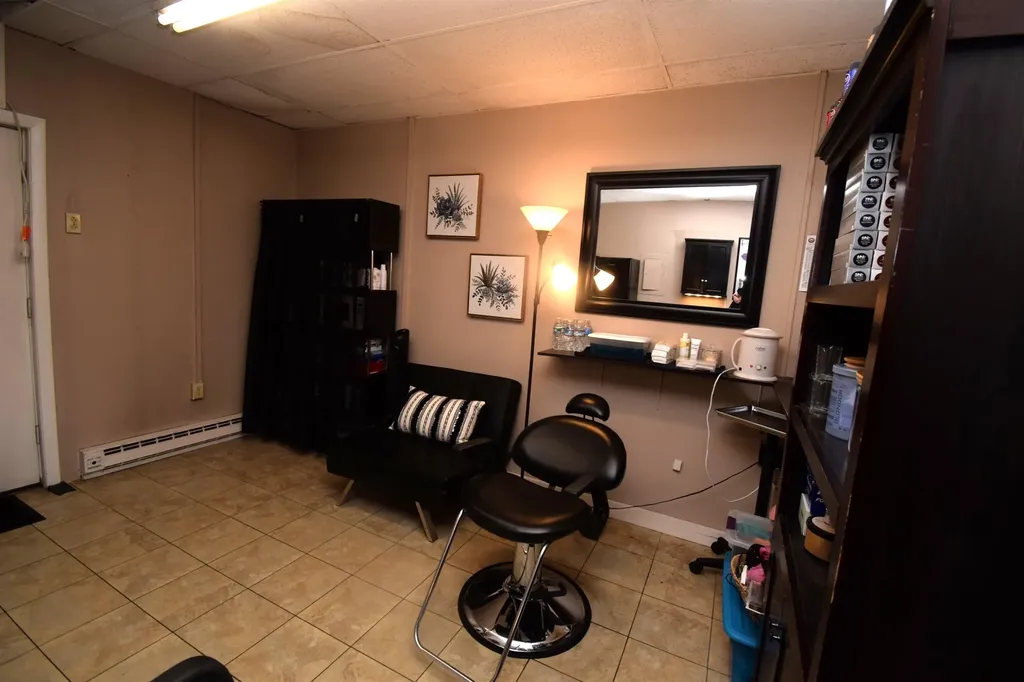 160 Main Street Kingston NH 03848