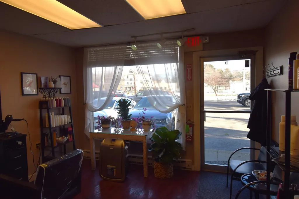 160 Main Street Kingston NH 03848