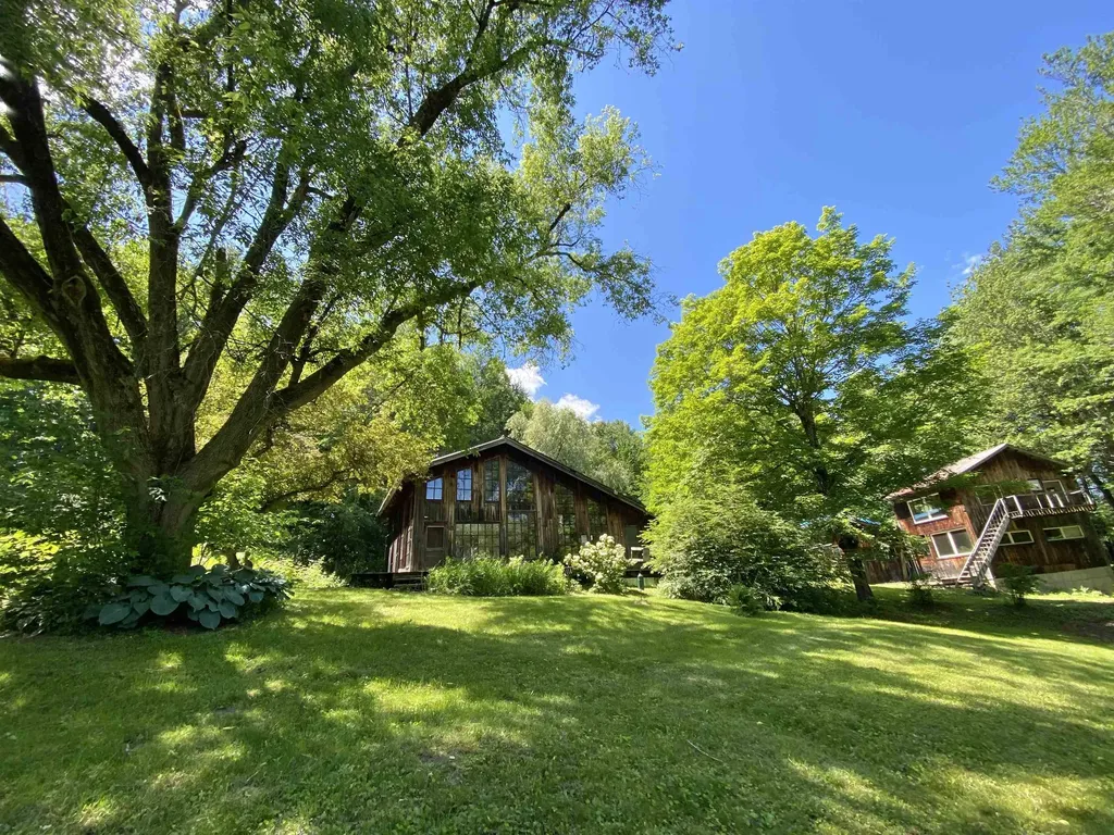16 South Windmill Hill Road Putney VT 05346